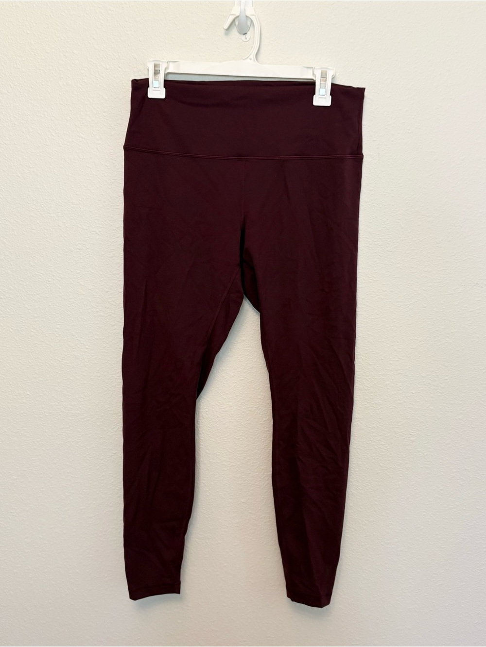 Lululemon Wunder Train High Rise Tight 28" Inseam Burgandy Size 12 Square Dot